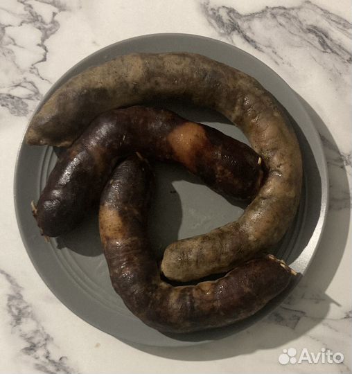 Мясной деликатес-колбаса из конины