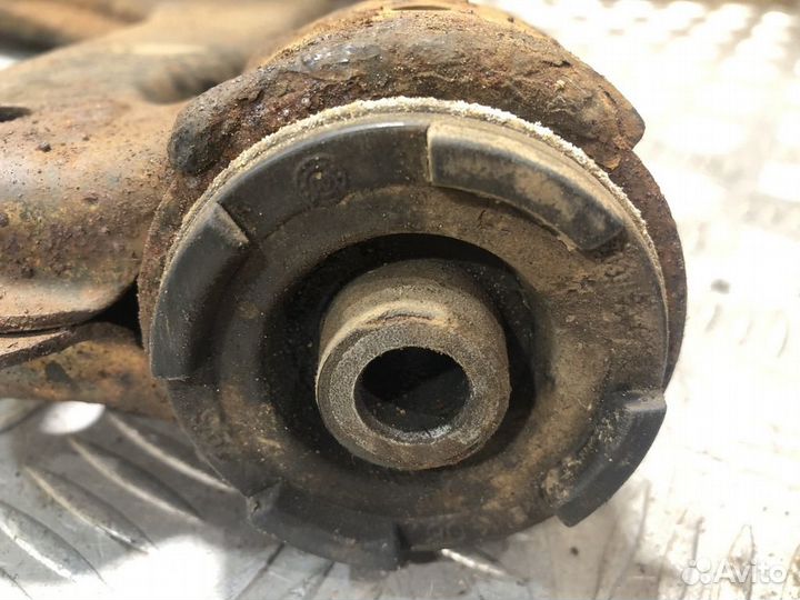 Рычаг передний левый нижний Opel Astra H