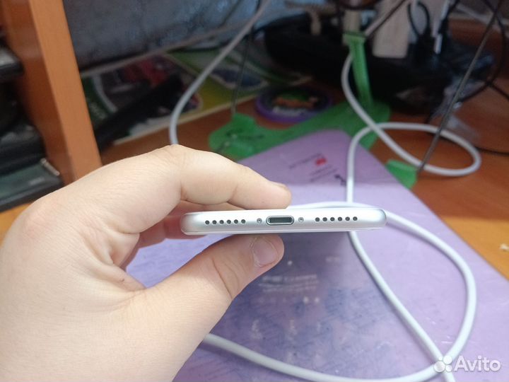 iPhone 8, 64 ГБ