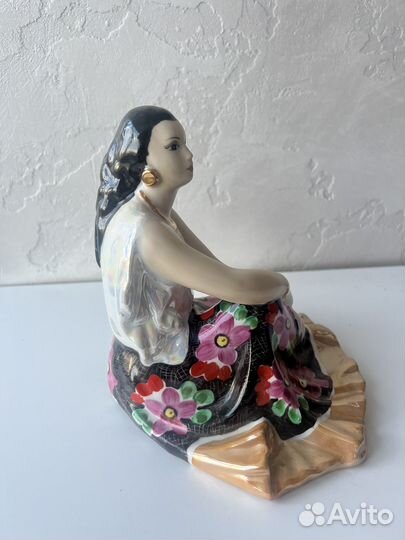 Статуэтка фарфор « Цыганка» Дулево
