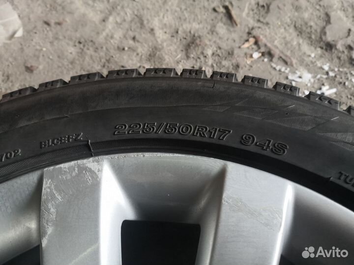 Bridgestone Blizzak Ice 225/50 R17