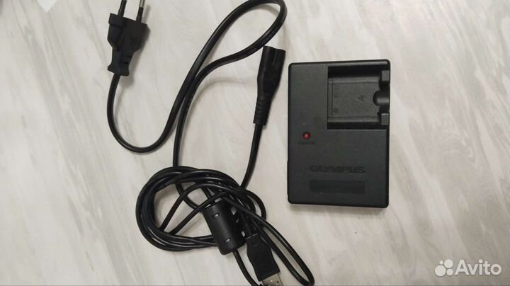 Зарядное устройство для фотоаппарата Олимпус