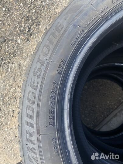 Bridgestone Blizzak LM-001 225/55 R17