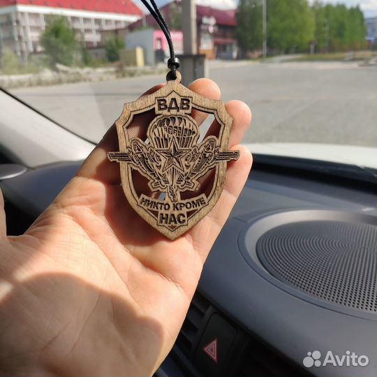 Подвеска вдв на зеркало в авто