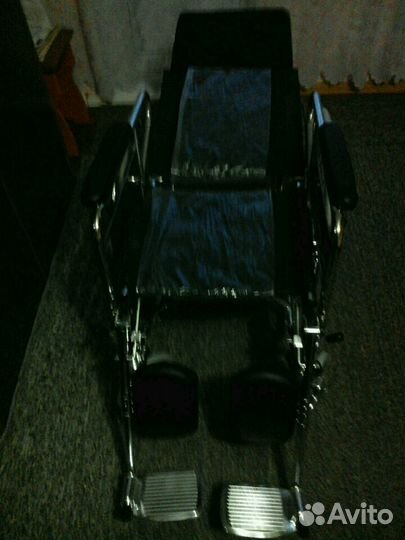 Продаю новую инвалидную коляску с ручным приводом