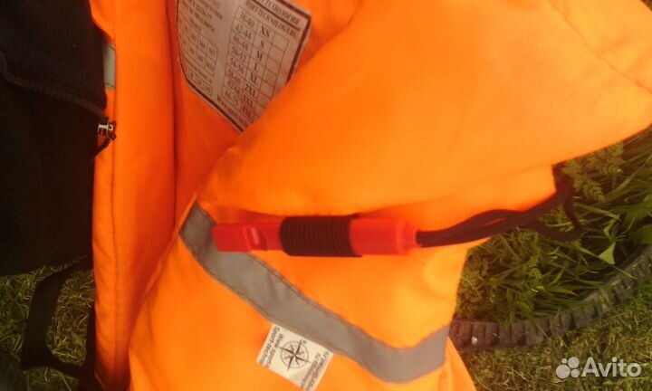 Спасательный жилет