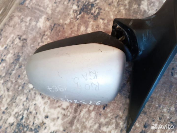 Боковое левое зеркало на киа рио 3