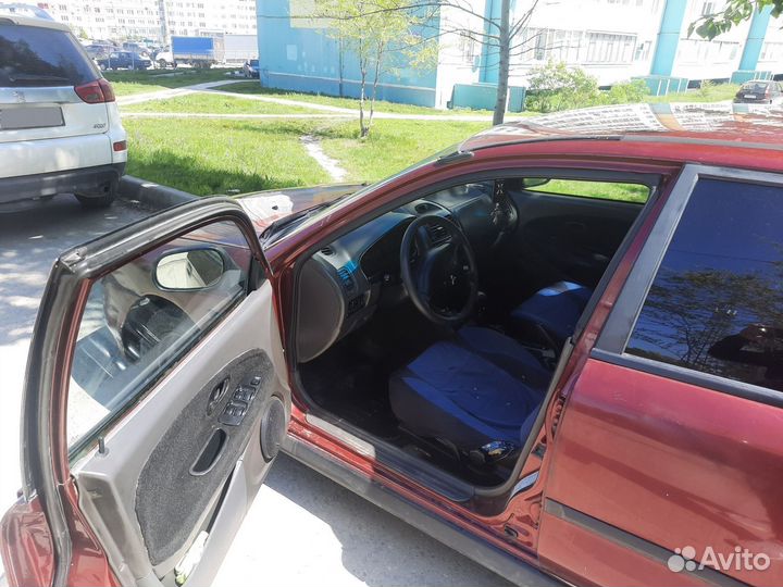 Mitsubishi Carisma 1.8 МТ, 1998, 240 000 км