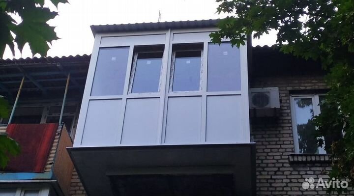 Остекление балкона и установка пластиковых окон