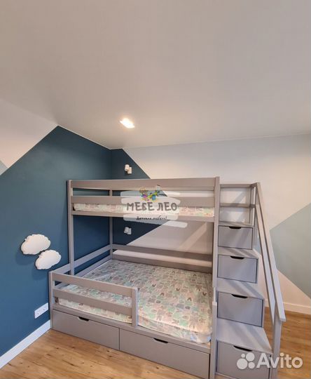 Двухъярусная кровать