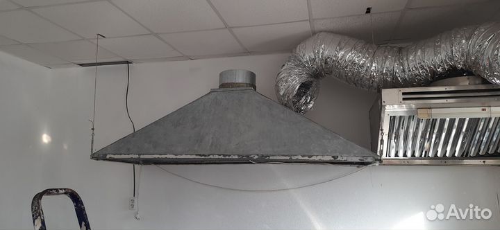 Вытяжной зонт с канальным вентилятором