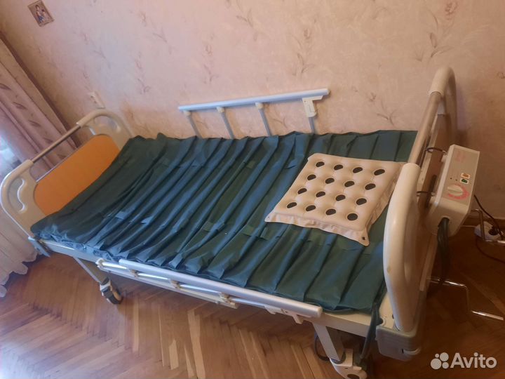 Медицинская кровать