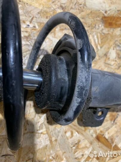 Стойка подвески передняя левая Bmw 3 E90 седан