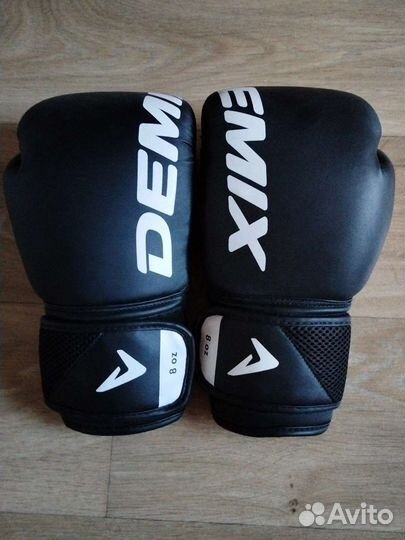 Боксерские перчатки 8oz