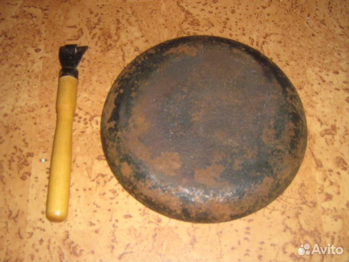 Сковорода чугунная с держателем ручкой СССР 27см