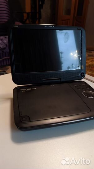 Портативный видеопроигрыватель DVD/USB