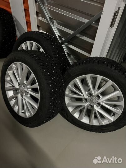 Оригинальный комплект колес Камри 215 55 17