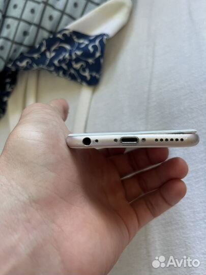 Телефон iPhone 6s