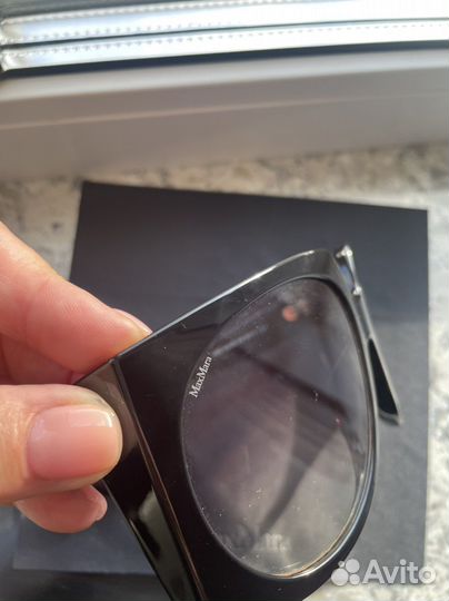 Солнцезащитные очки Max Mara