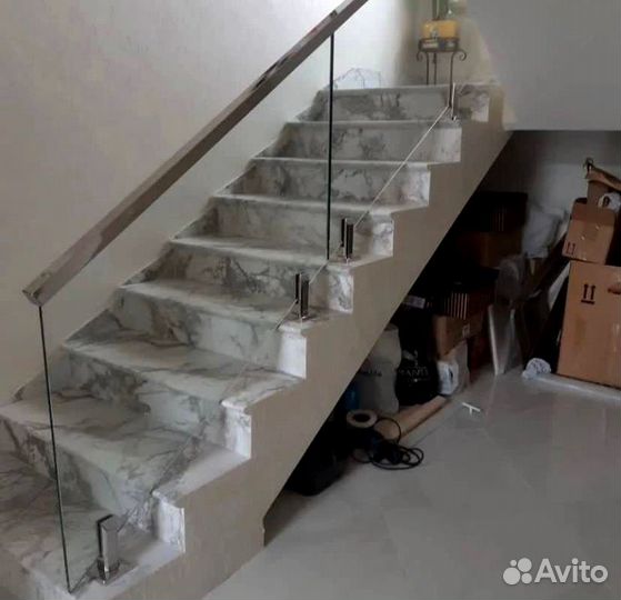 Стеклянное ограждение для лестницы любой сложности