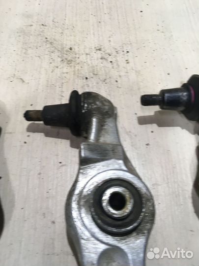 Рычаг передний нижний Ауди А8 D2