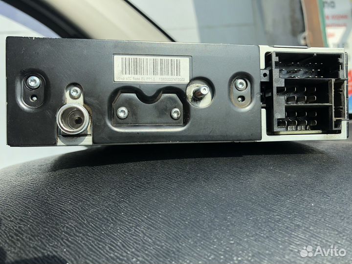 Оригинальная штатная магнитола Volvo 12v