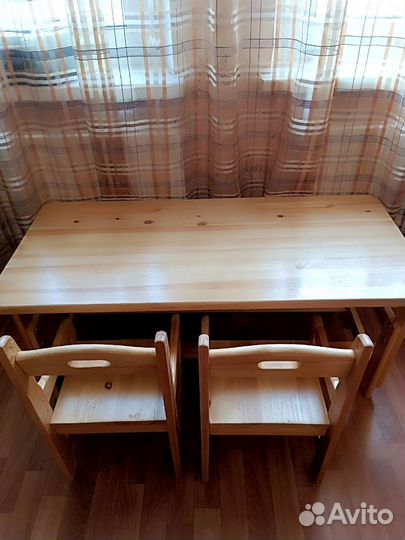 Растущая парта и 2 стула