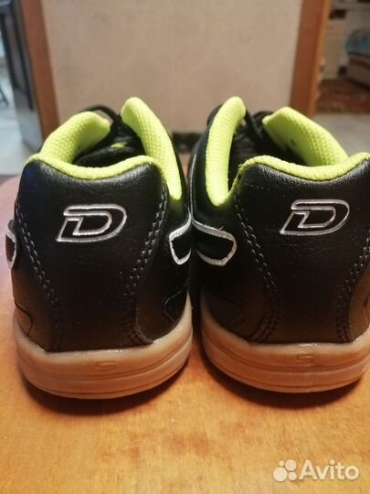 Кроссовки кожаные для физ-ры demix, 38 размер