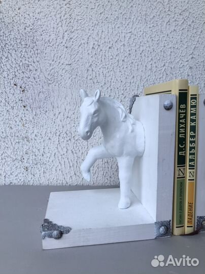 Ограничитель для книг 