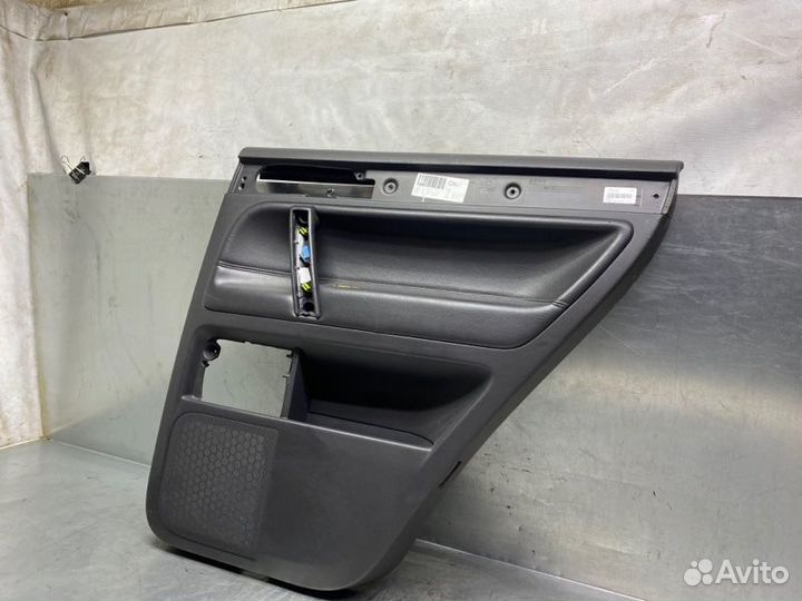 Обшивка двери задней правой Volkswagen Touareg