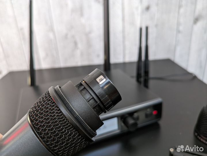 Радиомикрофон Sennheiser EW D1, голова 835
