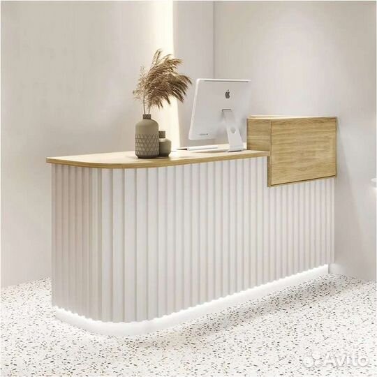 Стойка ресепшн