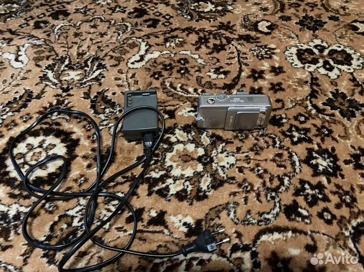 Компактный фотоаппарат