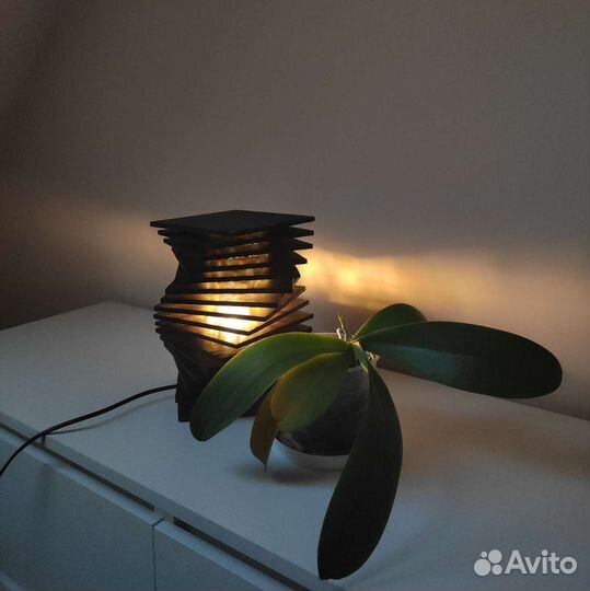 Деревянная лампа