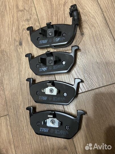 Колодки тормозные передние audi, skoda, TRW
