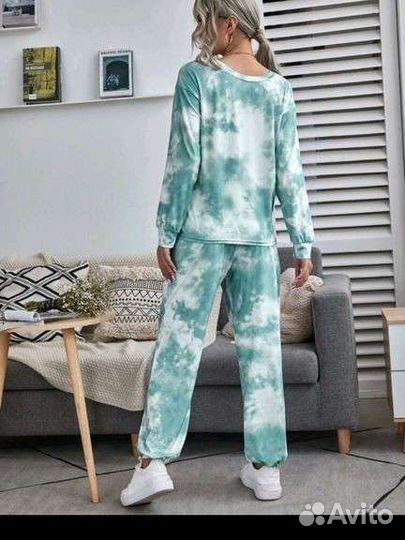 Костюм женский