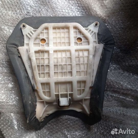 Сиденье переднее, водителя Yamaha YZF R1 98-99