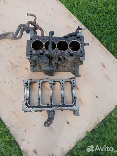 Блок цилиндров Volvo s40 1.8л