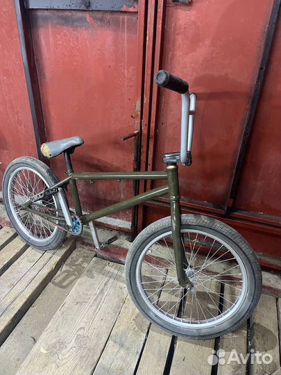 Трюковой велосипед BMX