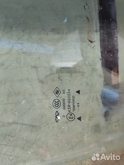 Стекло передней правой двери Chery Fora