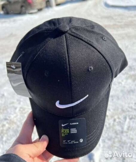 Чёрная кепка Nike