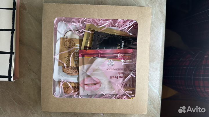 Подарочный бокс с косметикой