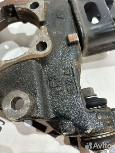 Кулак поворотный задний правый Lexus Rx4 RX200T