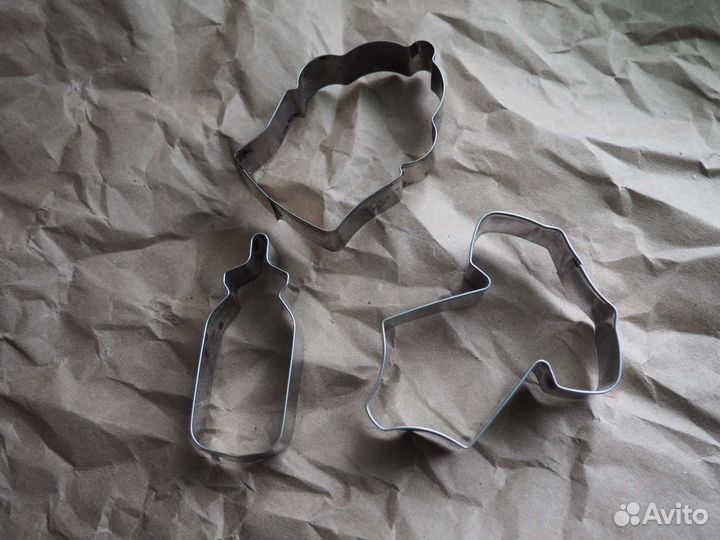 Формы для печенья и кондитерский шпатель