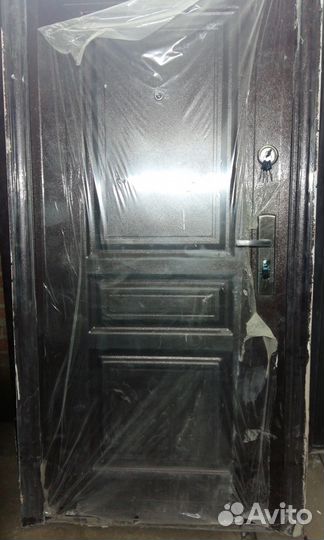 Дверь входная толстая