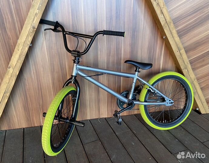 Велосипед BMX с роторным тормозом