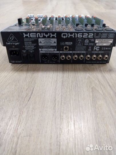 Микшерный пульт behringer