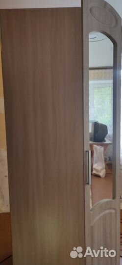 Угловой шкаф с зеркалом