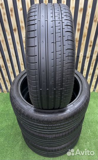 Accelera PHI-R 225/45 R19