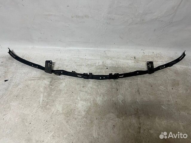 Усилитель бампера переднего верхний Toyota Alphard